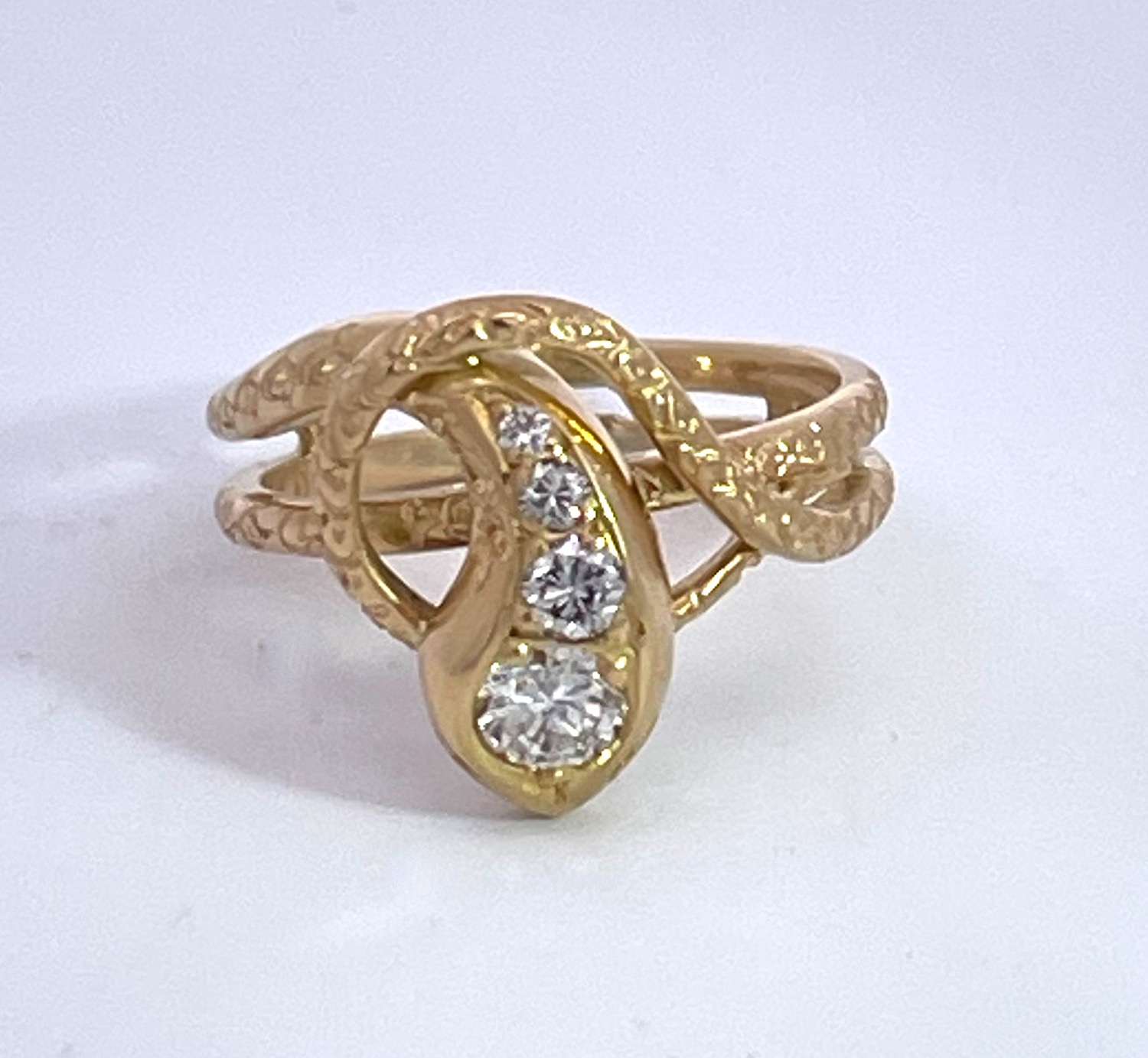 Diamond Head Snake Ring 18K